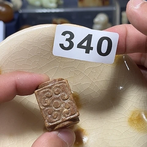 摆件瓷器制作过程是根据材料制作材料