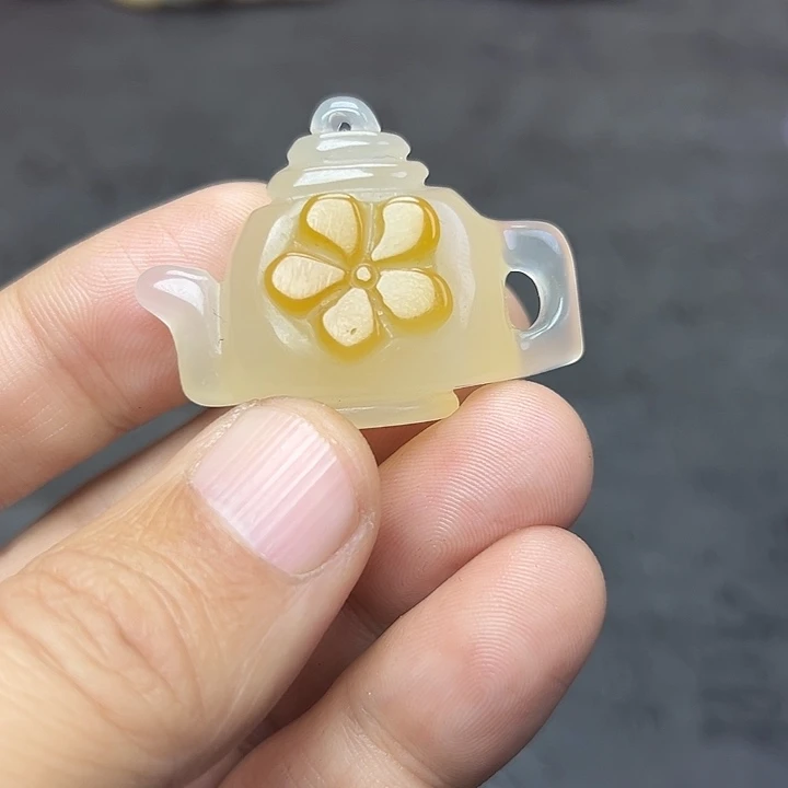 屈***刚玛瑙/玉髓未镶嵌时尚潮流手把件吊坠