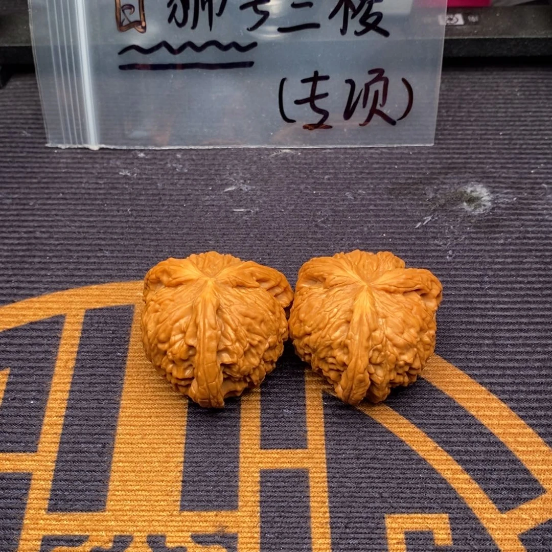 J****吊坠文玩核桃白狮子
