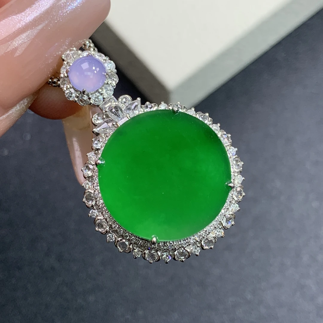 新品推荐·18K金高冰浓阳辣绿圆无事牌缅A翡翠玉石吊坠轻奢豪华