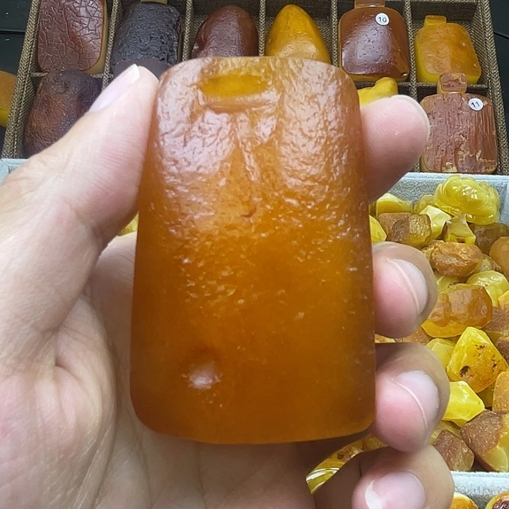 定制琥珀未镶嵌牌子