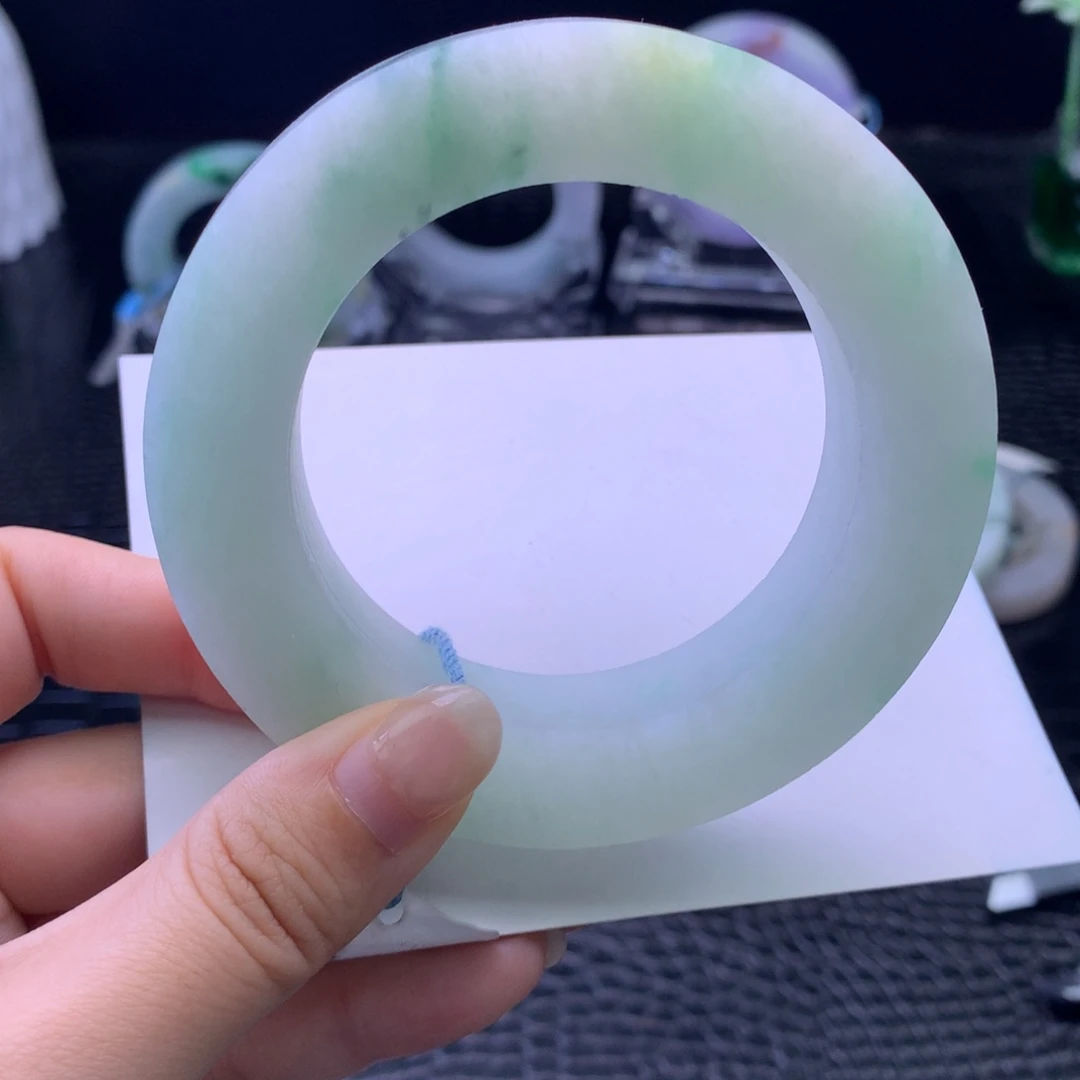 定制翡翠未镶嵌手镯