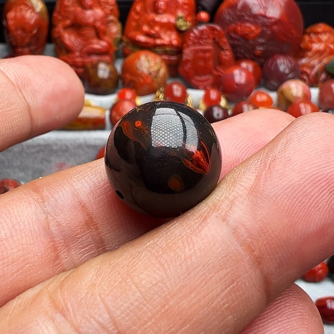 极***电玛瑙/玉髓未镶嵌珠宝奇石