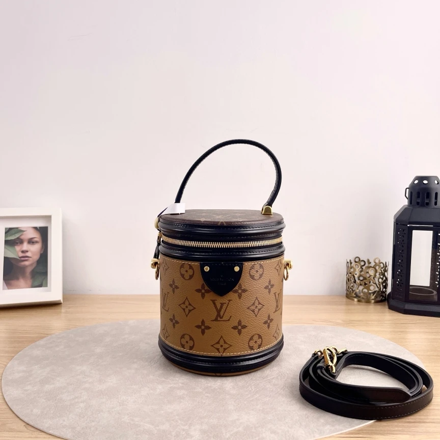 95新 LouisVuitton/路易威登 Cannes水桶/单肩包/8624