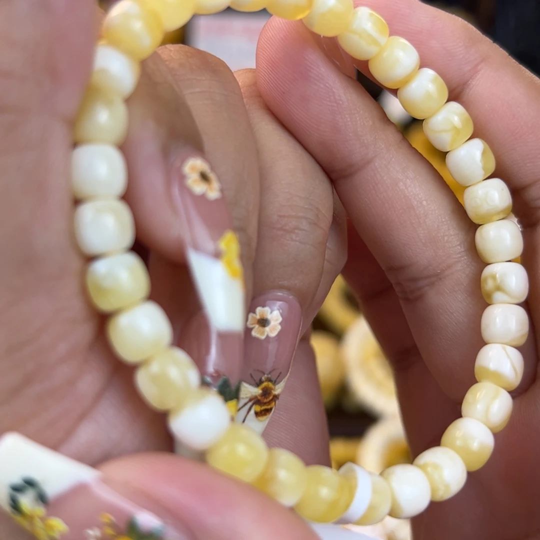 琥珀裸石未镶嵌kkjbjbbbbnn