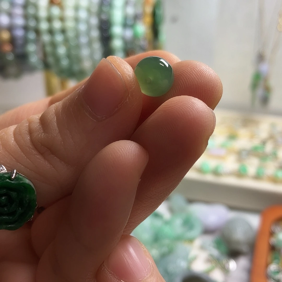 翡翠未镶嵌颈饰15卡8.7