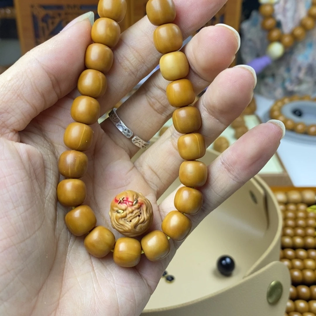 我***.手串猴头核桃小老型➕镶嵌单颗