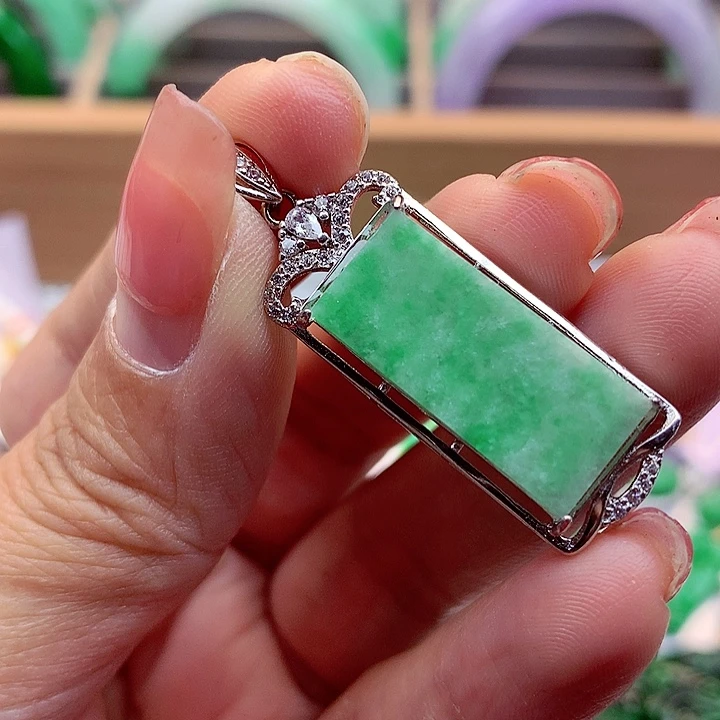 翡翠颈饰银S925镶嵌翡翠