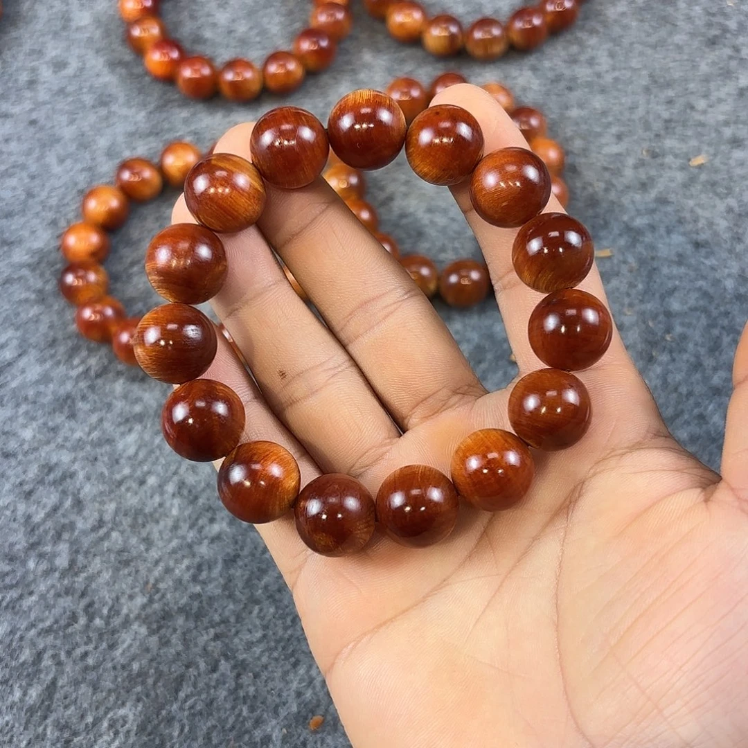 崖柏1.5宝石红果冻蜜糖质地