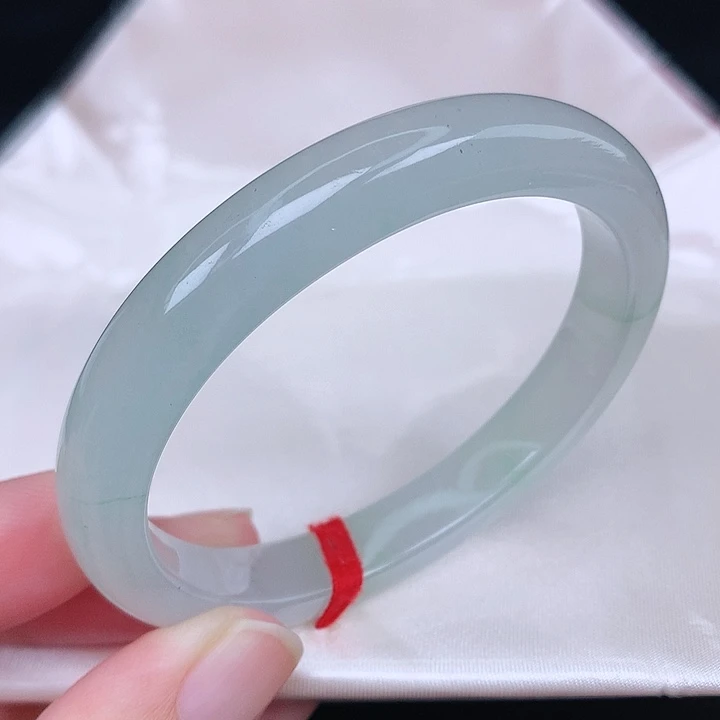 未镶嵌手镯（贵妃镯）翡翠天然