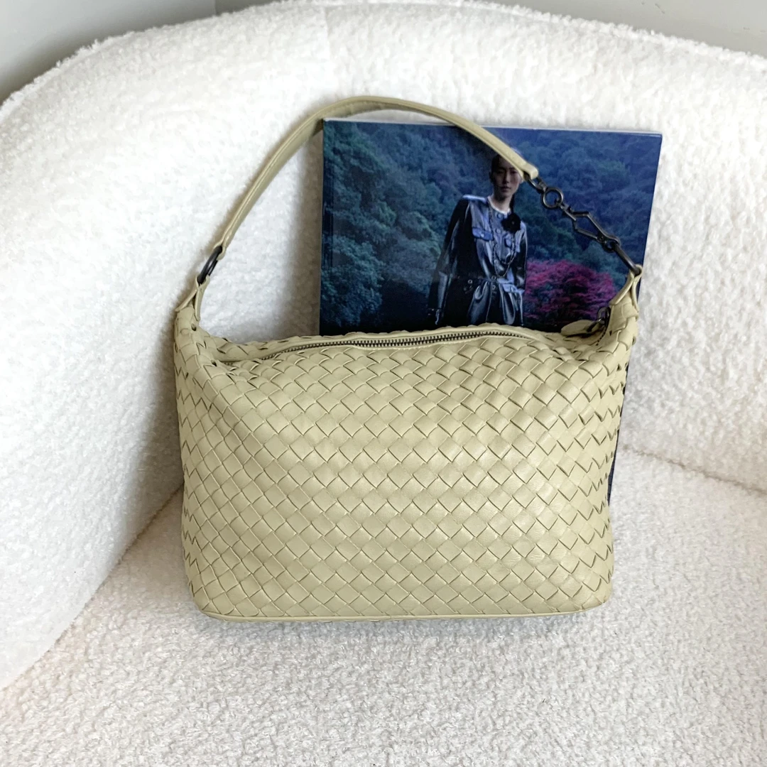 99新 BOTTEGA VENETA/葆蝶家 壹臻/浅黄色编织饭盒包32706250