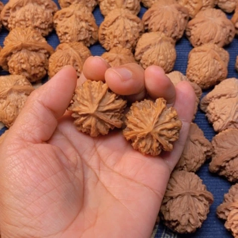 【闪购商品】吊坠文玩核桃春*?三棱35