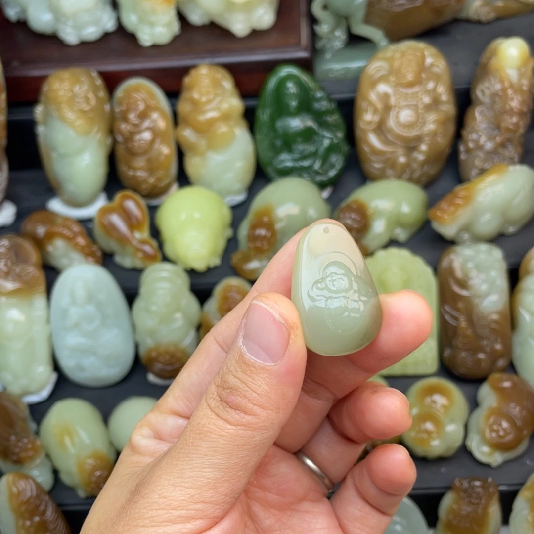 和田玉未镶嵌颈饰