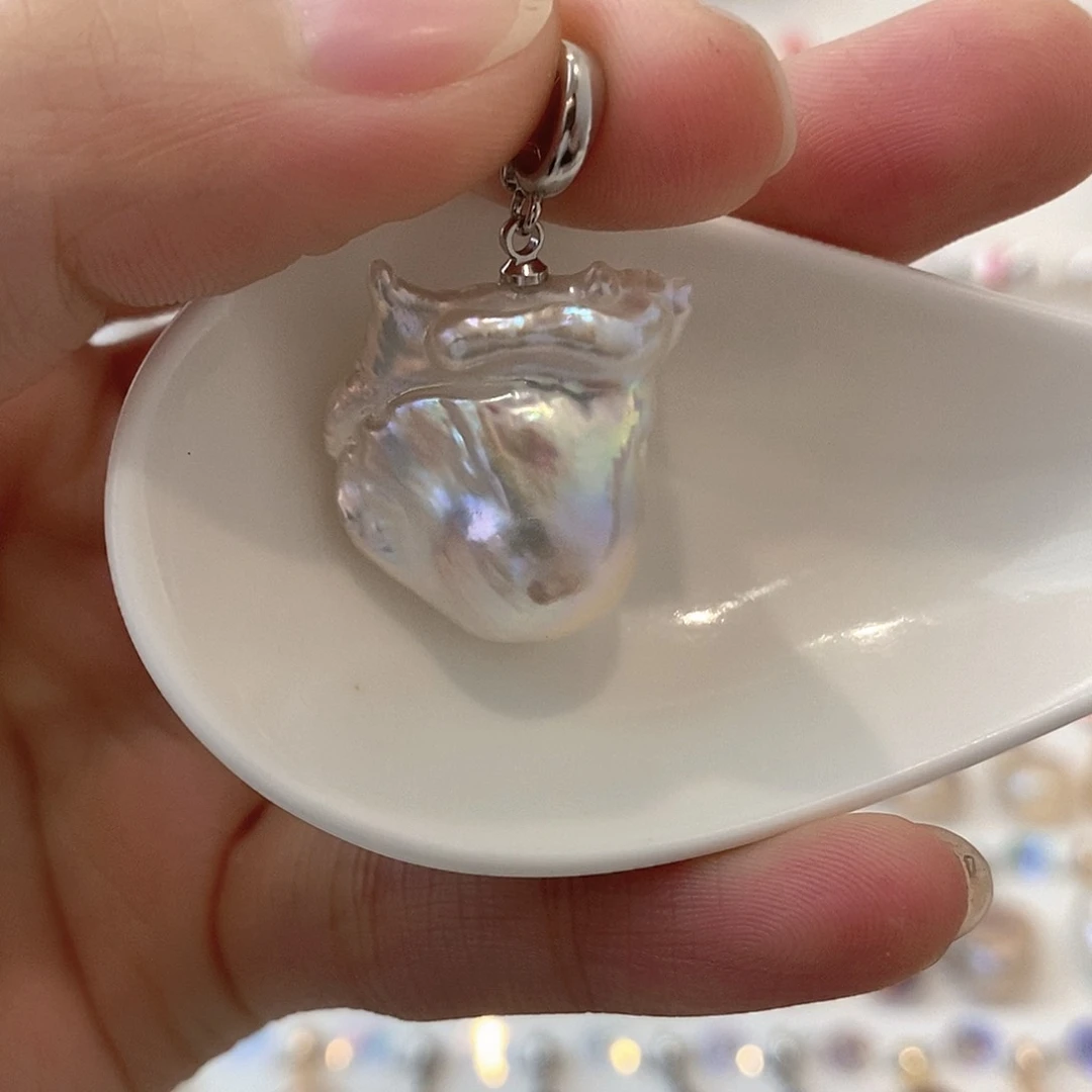 淡水珍珠颈饰银S925镶嵌谁****浅