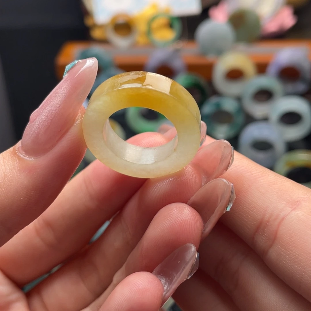 定制翡翠未镶嵌戒指