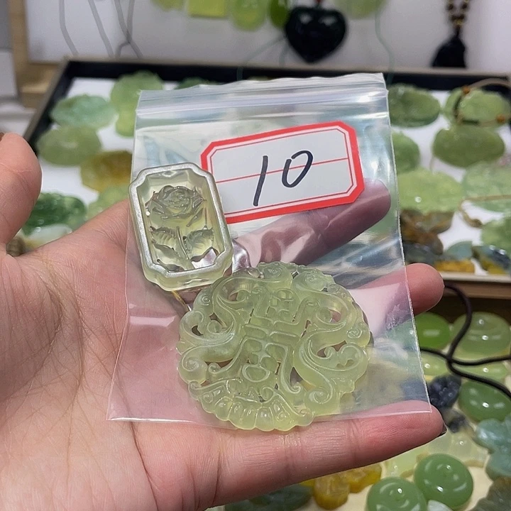 S****蛇纹石玉未镶嵌颈饰