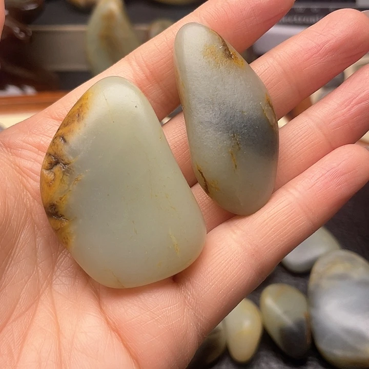 和田玉颈饰未镶嵌行**疆