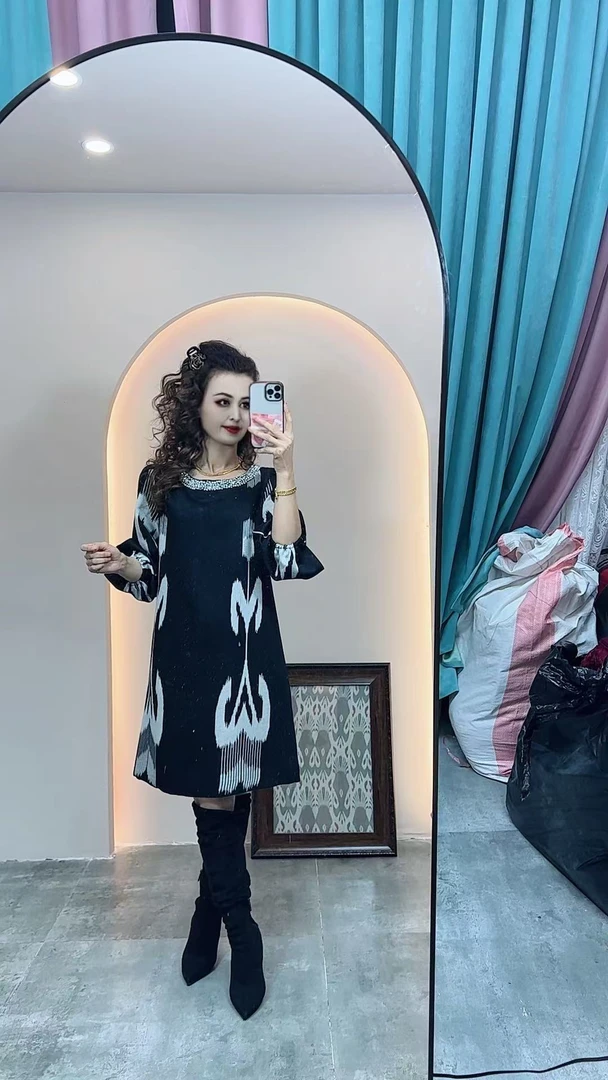 新款艾特莱斯连衣裙