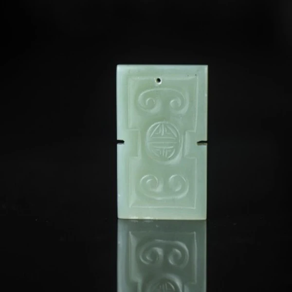 TCWWA09966清晚和田白玉如意团寿纹工字佩