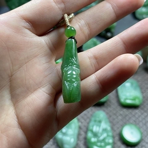 【闪购商品】颈饰未镶嵌和田玉