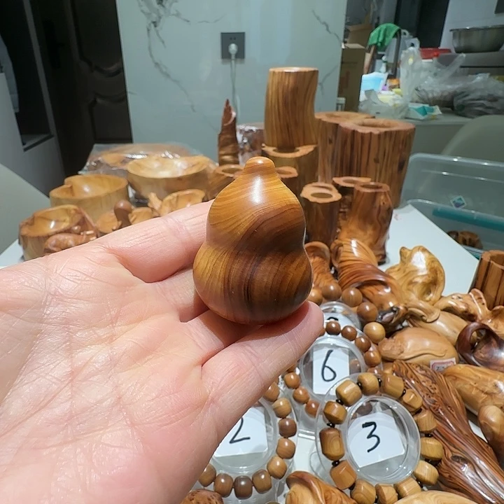 柏木开播福利太行崖柏陈化黑油闻香小葫芦