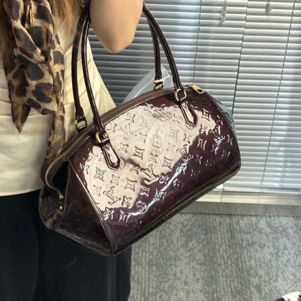 95新 LouisVuitton/路易威登 车厘子色保龄球单肩包qx