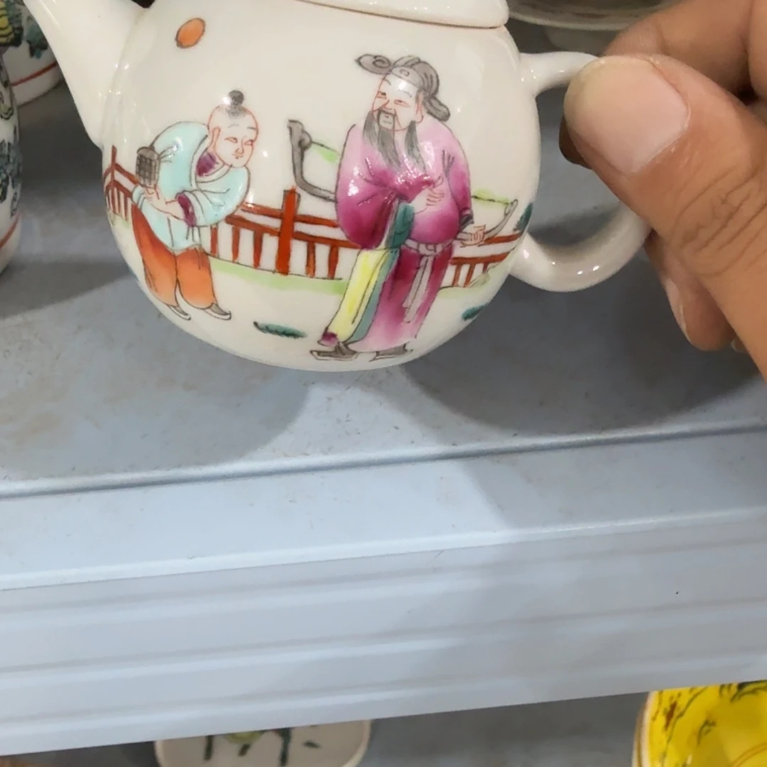 瓷片摆件等物品等都会自动消失