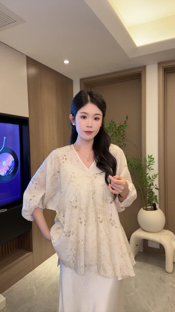 【心动白月光】晕染剪花v领小衫女夏宽松灯笼袖衬衣a版