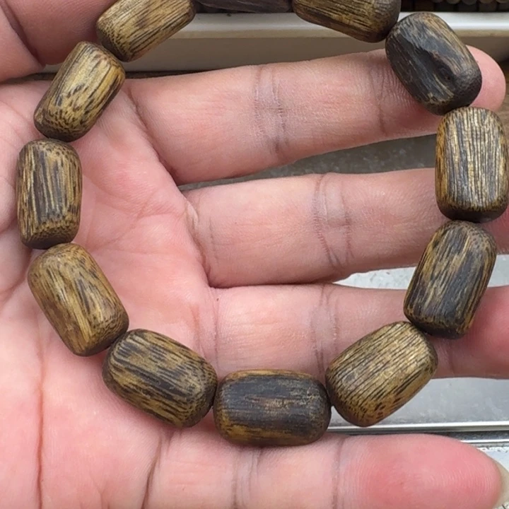 子***铭沉香手串乌身手串11克加