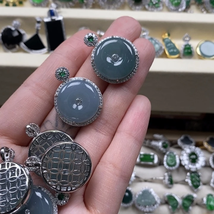 翡翠未镶嵌颈饰?***?翡翠