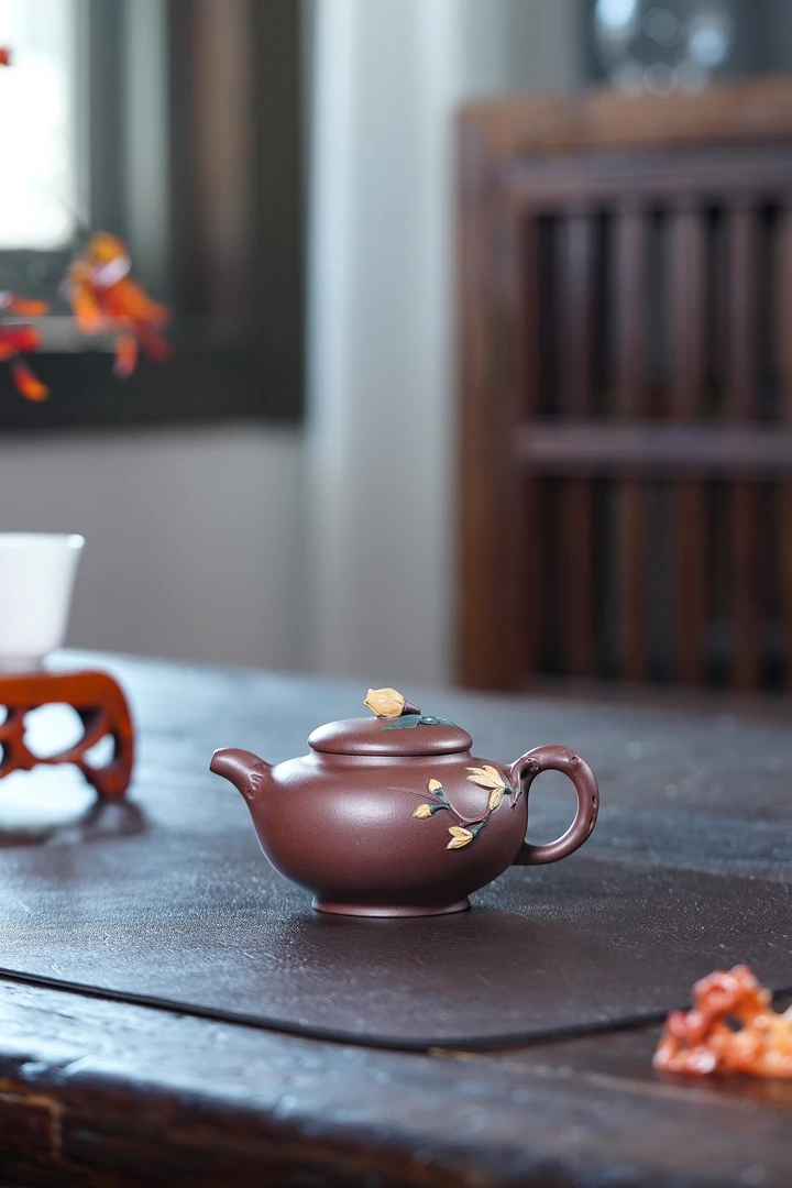 栀子花开壶，黄龙山原矿底槽青，容量190cc，国工精工手制。