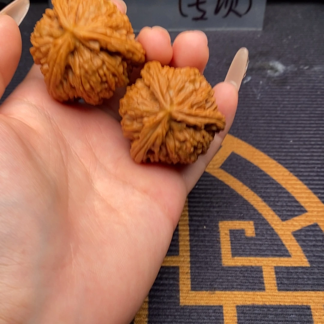阿***亲吊坠文玩核桃白狮子