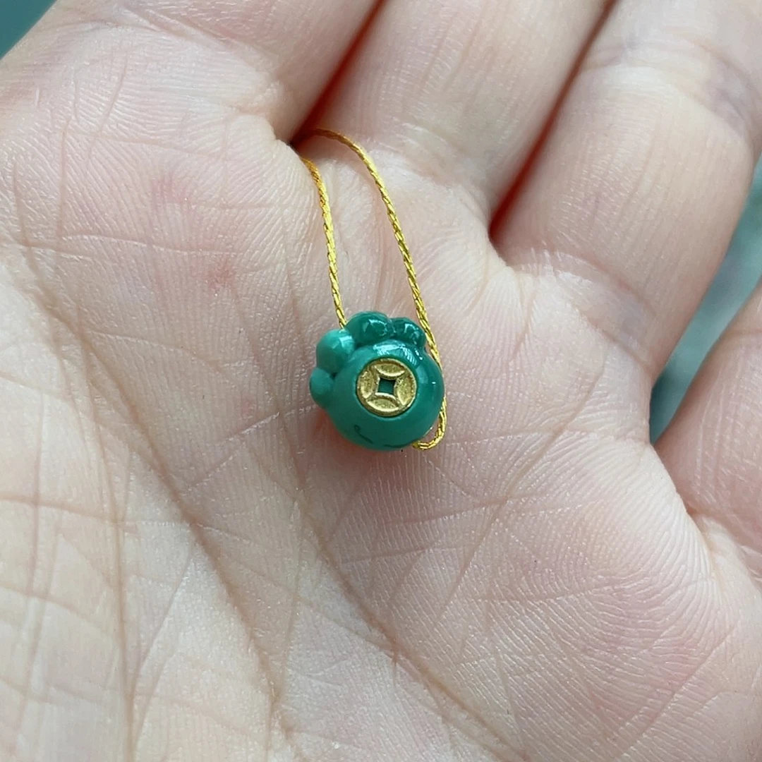 绿松石未镶嵌颈饰