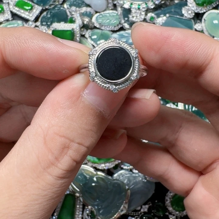 翡翠未镶嵌颈饰天然A货翡翠放漏