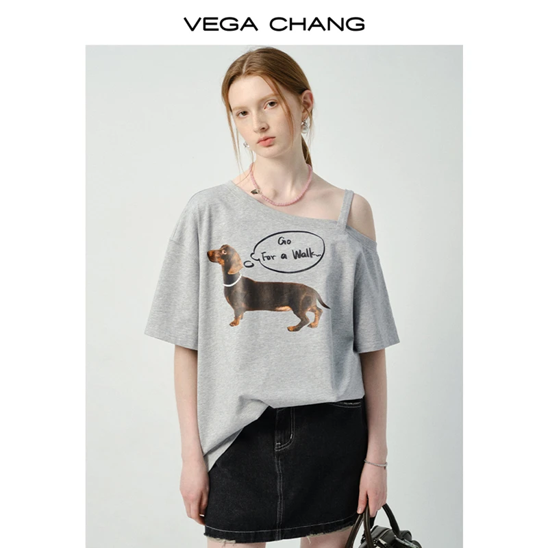 VEGA CHANG短袖t恤女2026新款夏 腊肠狗印花休闲斜肩上衣0339SQ