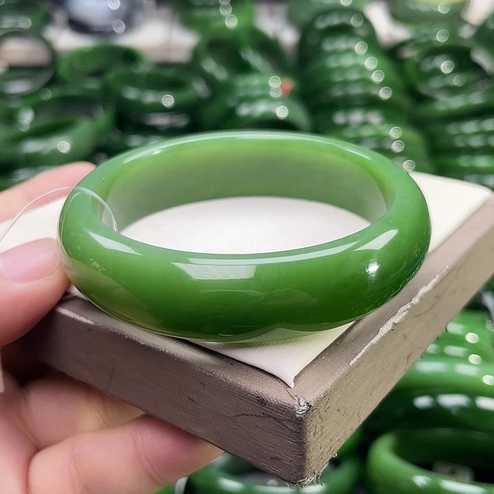 未镶嵌手镯和田玉（碧玉）