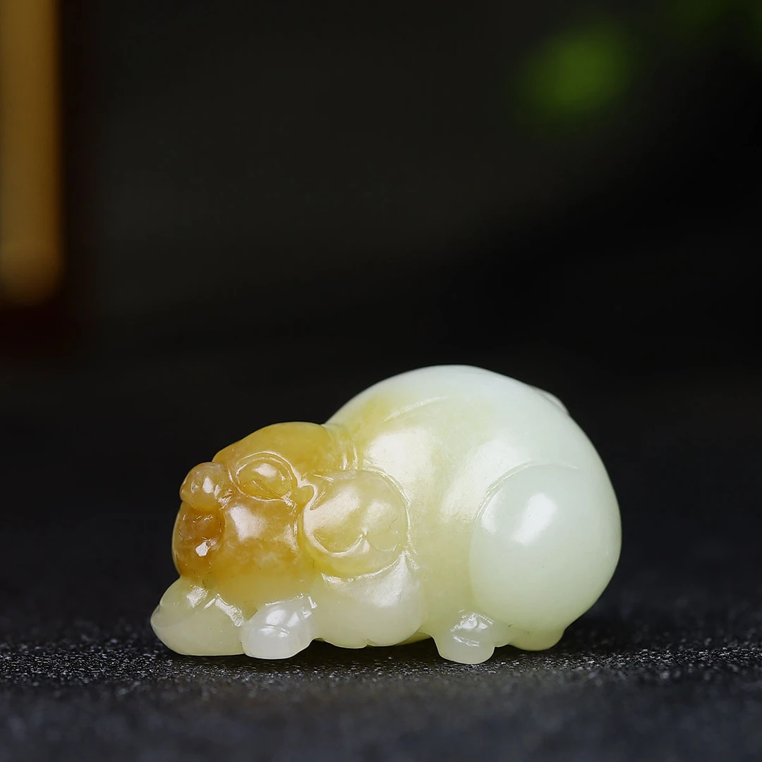 1214144和田玉糖白玉生肖猪挂件