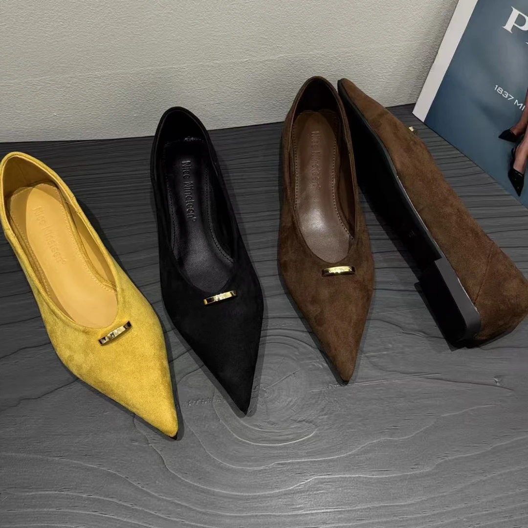 安安家 737-13 增高2公分～绒面金属扣尖头浅口秋季通勤单鞋