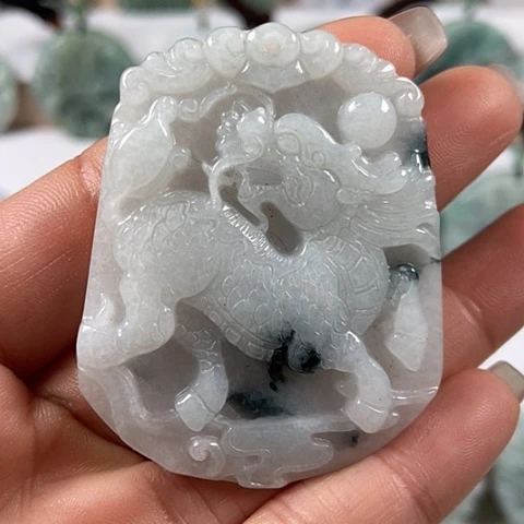 翡翠颈饰未镶嵌麒麟福利