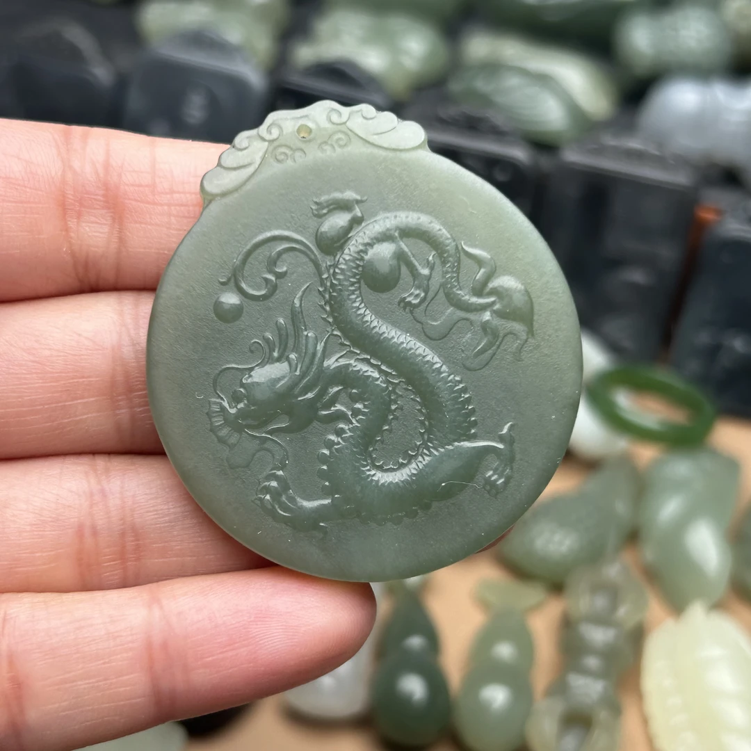 精品和田玉玉挂件