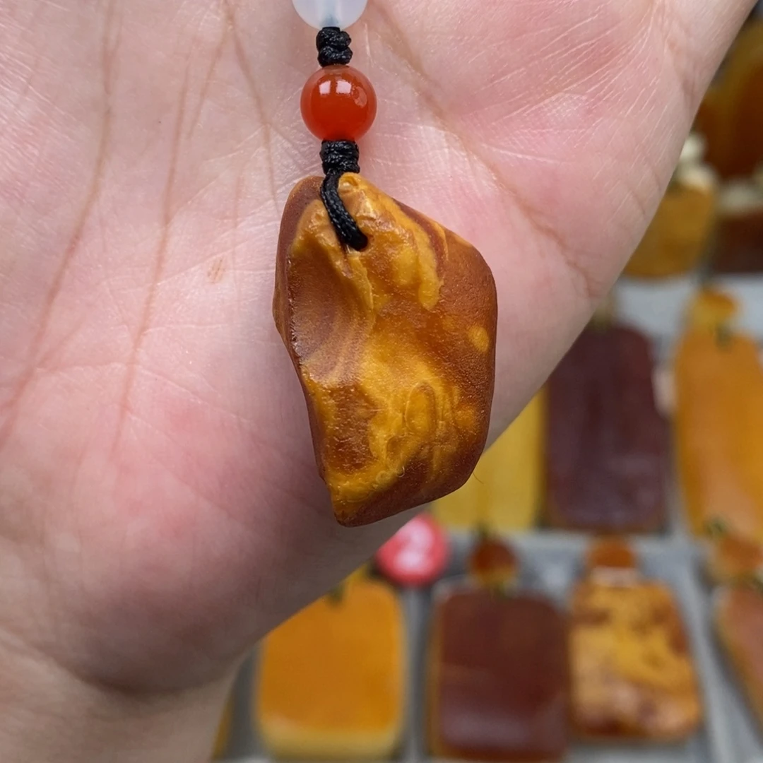 未镶嵌琥珀珠宝奇石