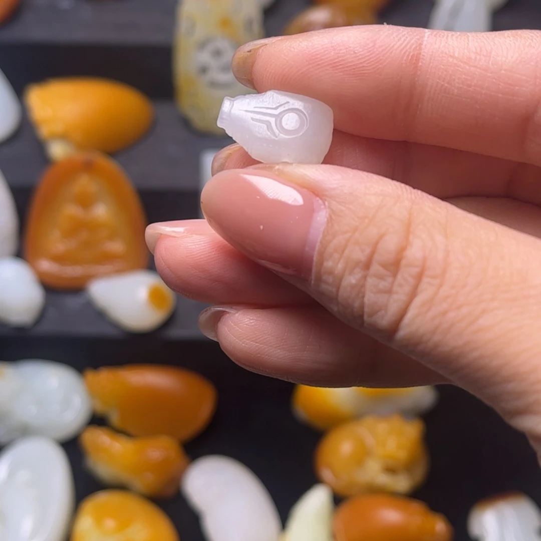 和田玉颈饰未镶嵌古*齋