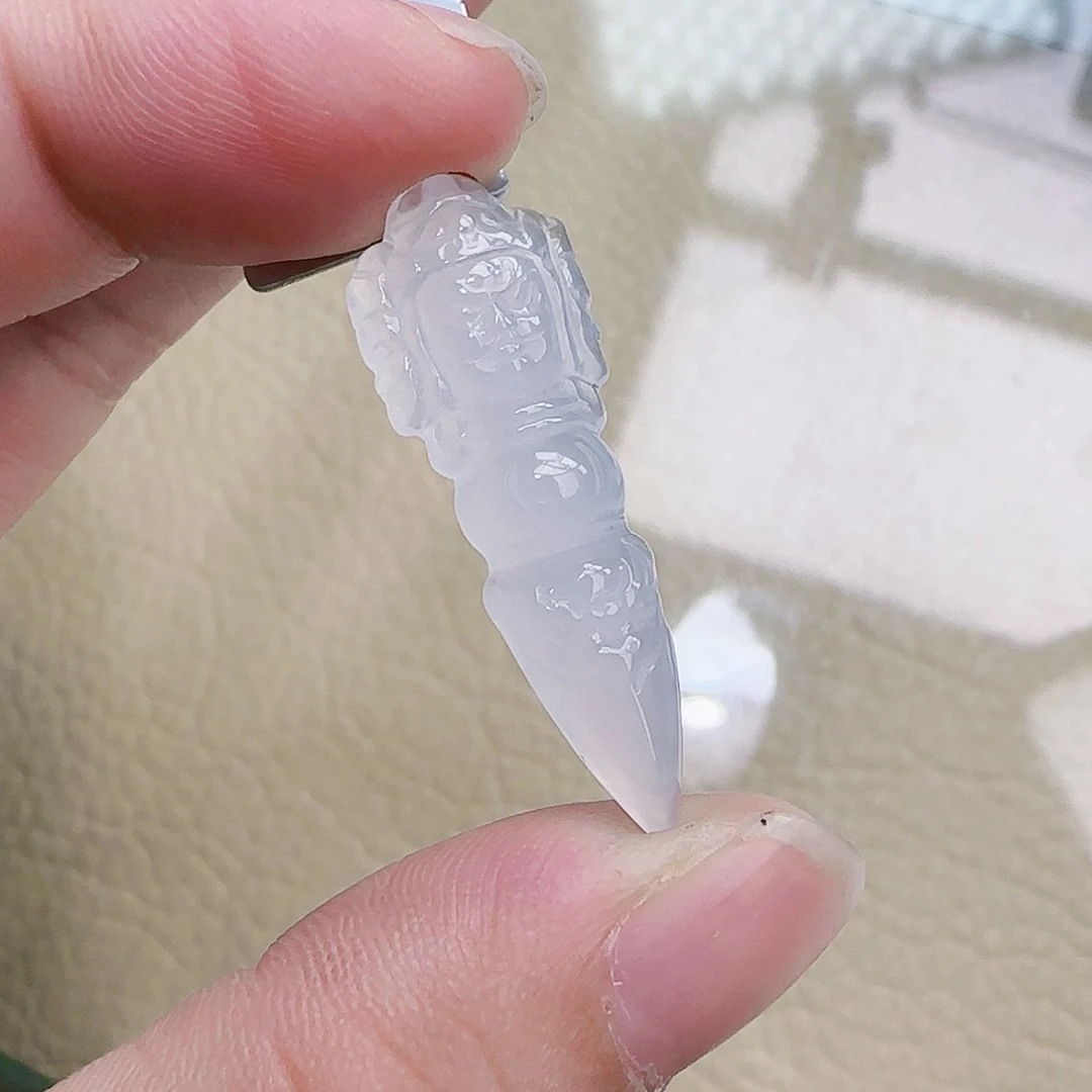 【闪购商品】翡翠未镶嵌颈饰