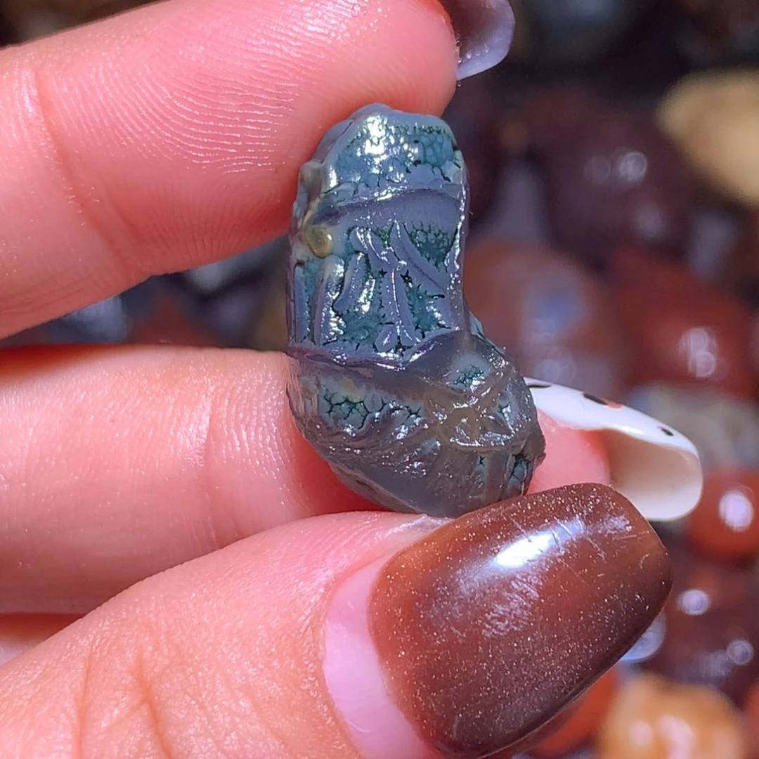 石材紫绿筋脉。。。。。。