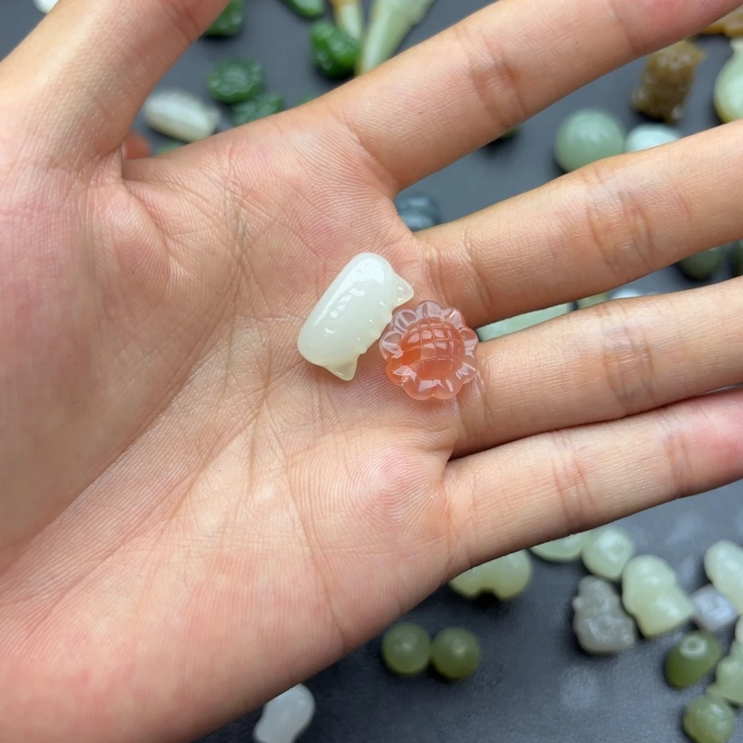 泡***啊颈饰未镶嵌和田玉