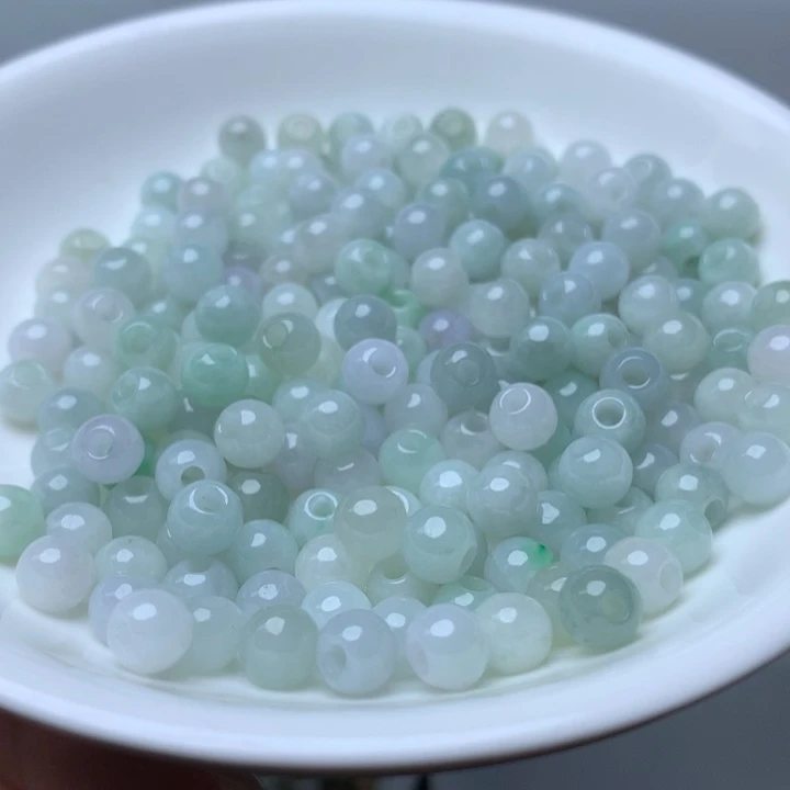 翡翠散珠卡5.5冰绿白大孔珠100个