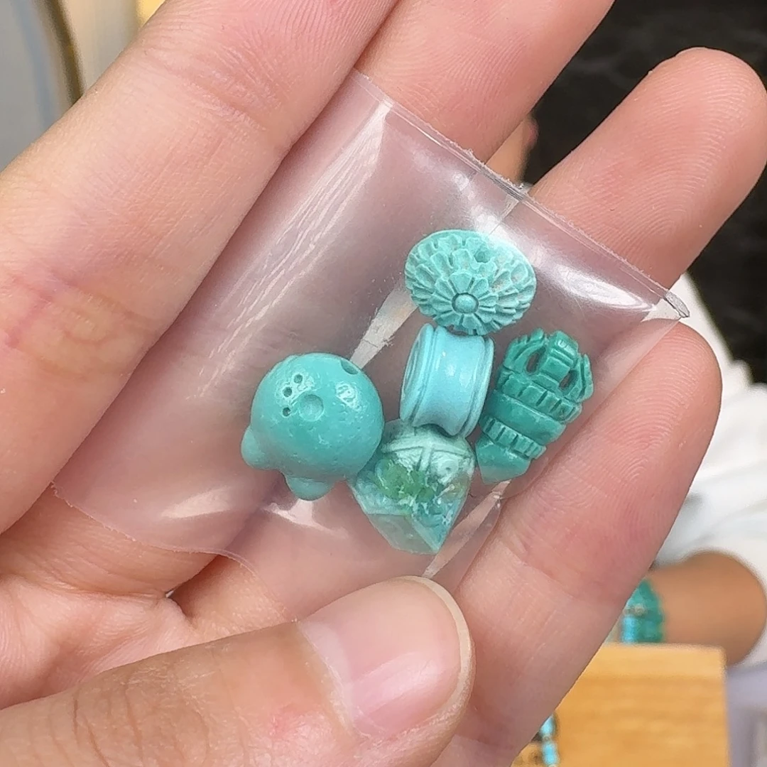 绿松石未镶嵌珠宝奇石