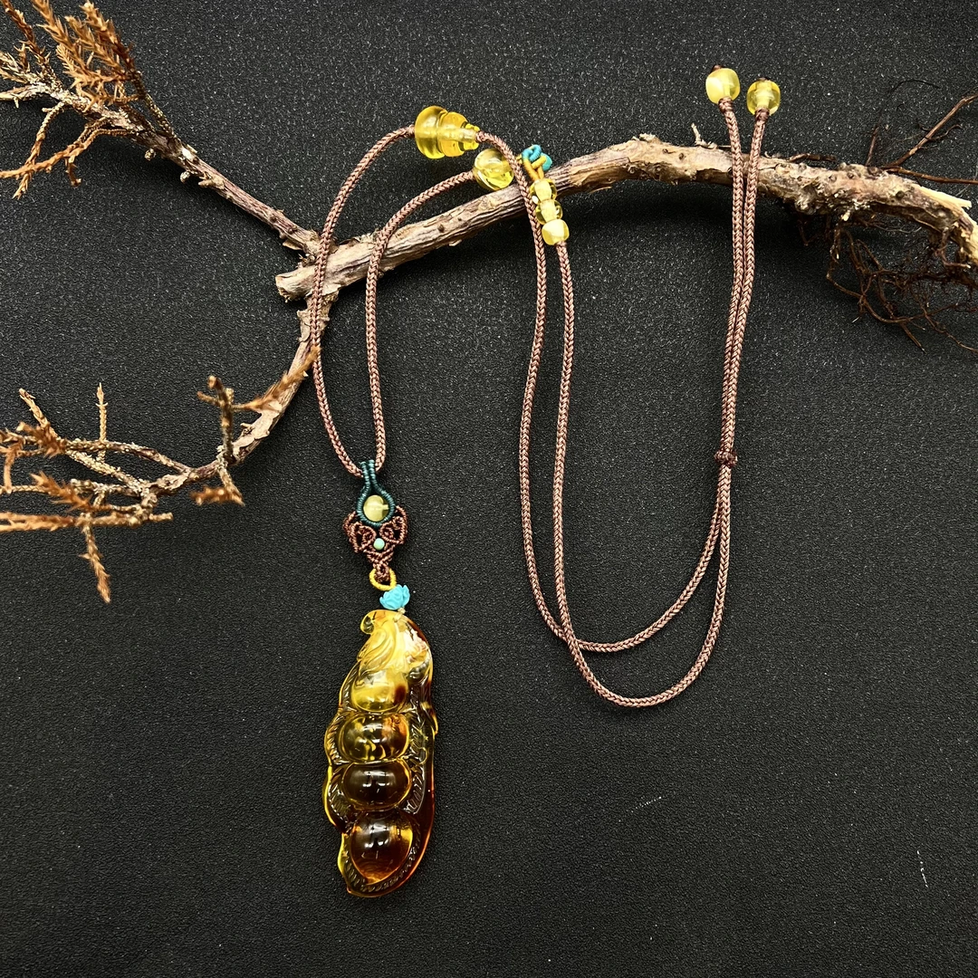 【润家原创】天然琥珀蜜蜡64*25.9mm焦皮料福豆雕刻件吊坠10g#6922