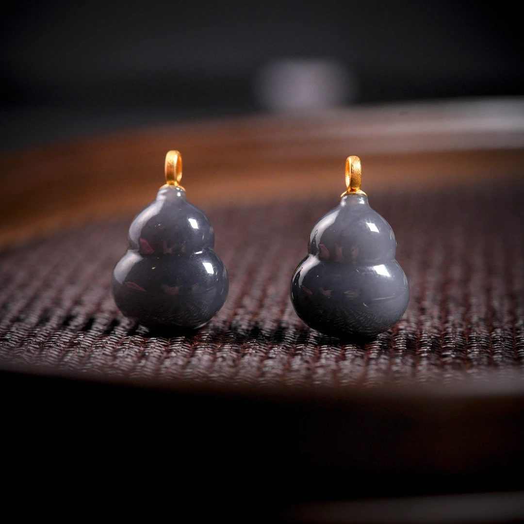 【诗蓉】紫福·精品和田玉烟紫18K金葫芦AD2757多样性发其一约20*17