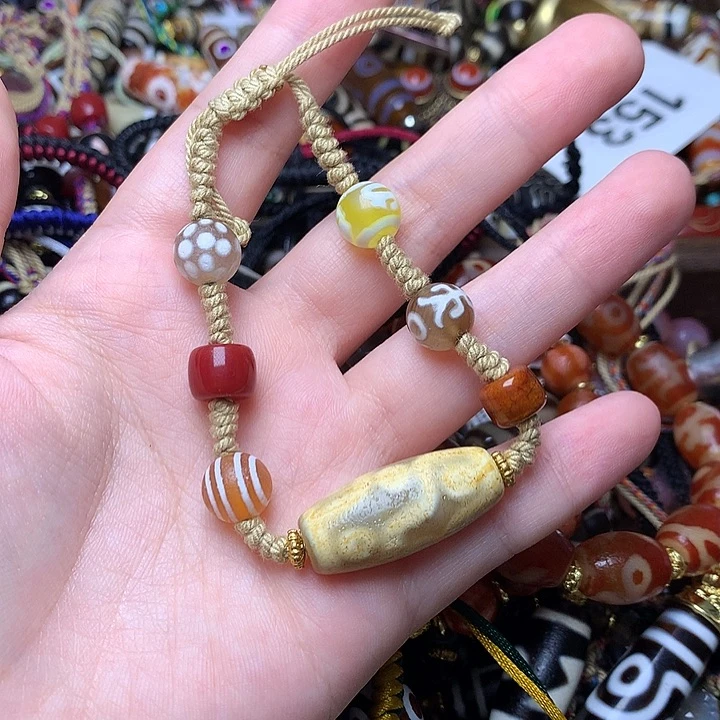 未镶嵌发一条玛瑙/玉髓